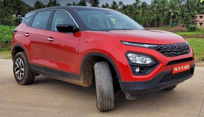 Mahindra XUV200: A Powerful and Stylish SUV with Advanced Features and Competitive Pricing